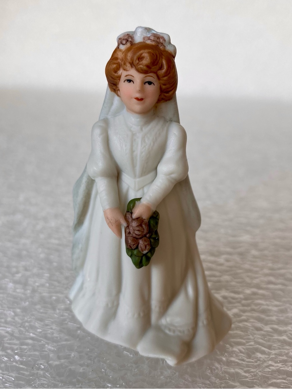 1993 Geo Z. LEFTON Colonial Village
"Mrs. Fletcher" Wedding Bride Figurine